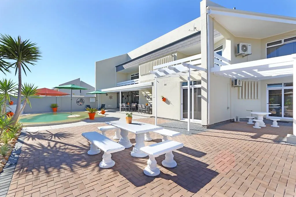 Orange Inn Melkbosstrand Bloubergstrand Bed & Breakfast